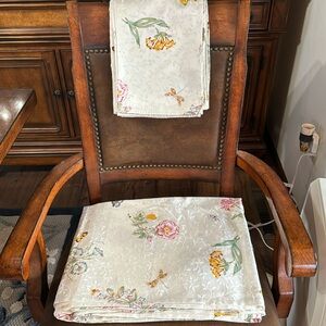 LENOX Spring Floral / Butterfly Design 1-Rectangle Tablecloth 84" + 12-Placemats